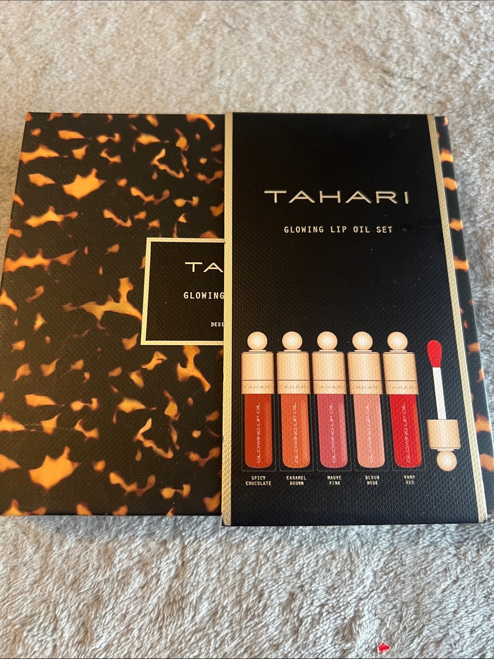 TAHARI Glowing Lip Oil Set – Red & Neutral Shades